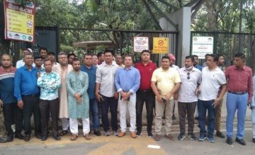 বিএনপি চেয়ারম্যানের কার্যালয়ের সামনে যুবদলের পদবঞ্চিত নেতাদের অবস্থান